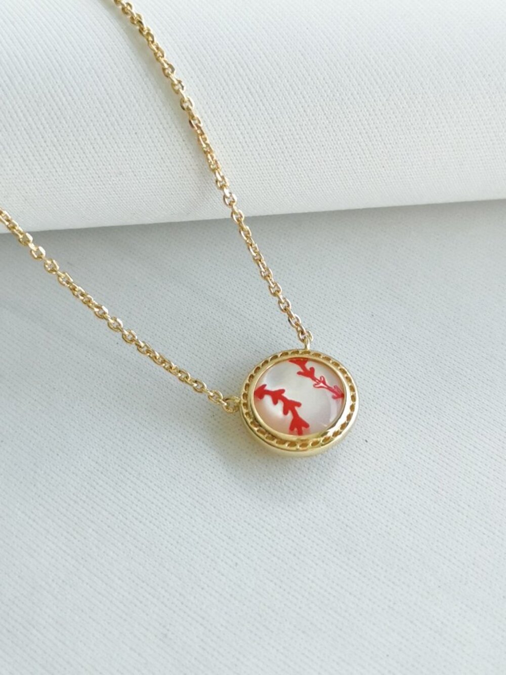 Kendra Scott Baseball Ivory Mother Pearl Gold Necklace | NEW - Picture 2 of 4